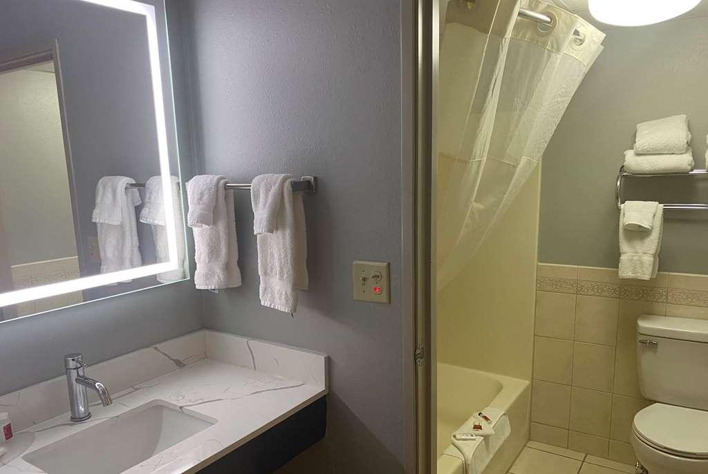 Americinn By Wyndham Peoria Room photo